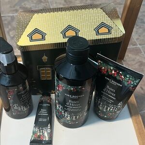 Yves Rocher Baies d'Hiver Collection with Festive Packaging